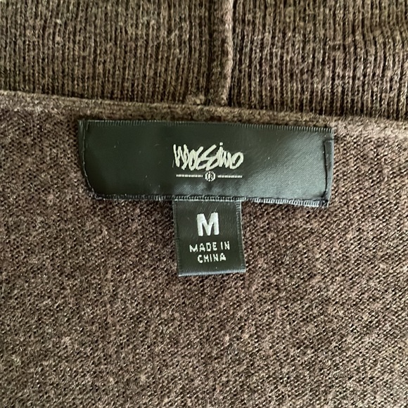 FREE Brown Cardigan Size Medium - Picture 3 of 3